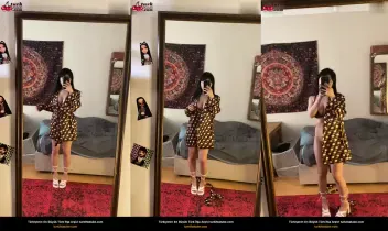 Kibirli31 çıplak aynanın önünde soyunuyor